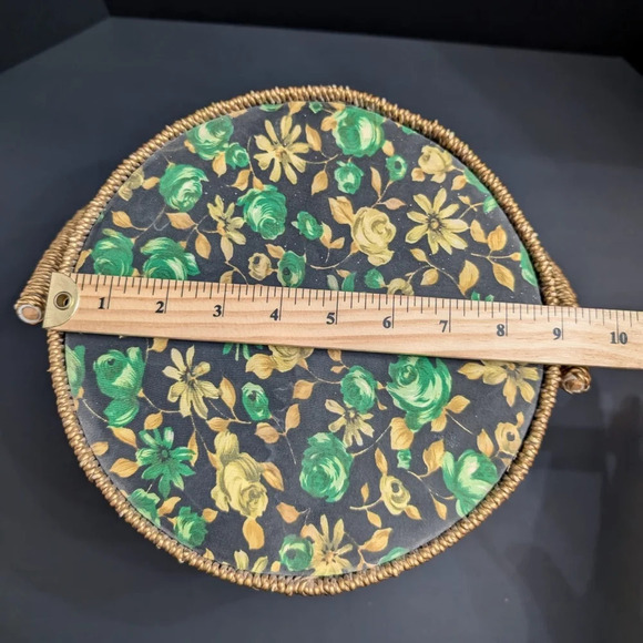 Vintage Woven Round Sewing Basket with floral Lid/Interior. - Picture 7 of 7